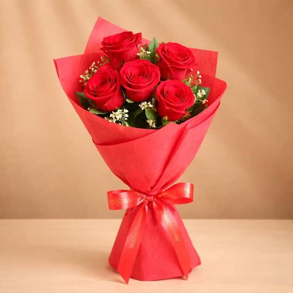 5 Vibrant Red Roses Bouquet - Set of 5 Roses - Eggless | Creamingo